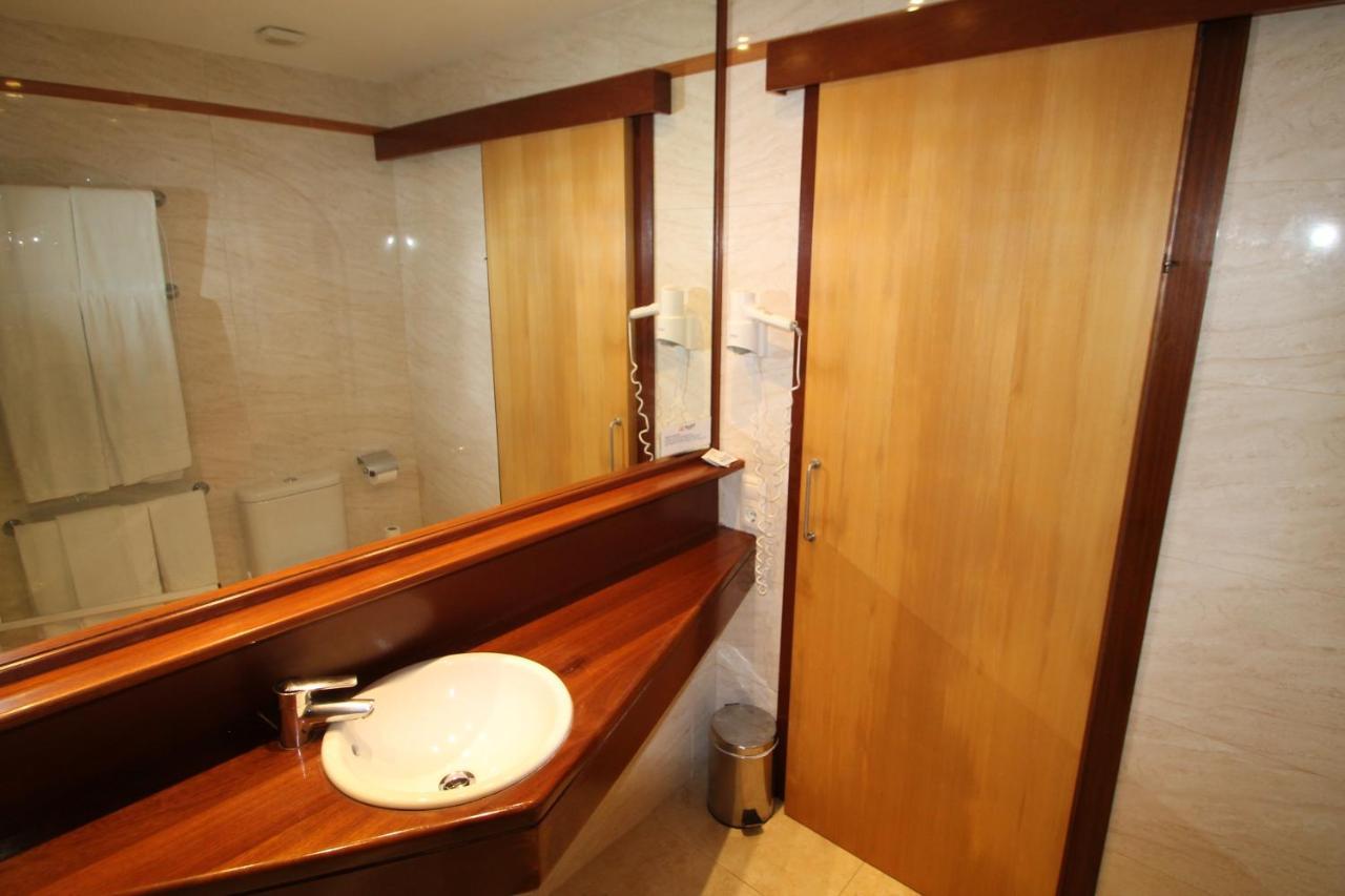 Apartaments Talayot カラ・エン・ブラネス エクステリア 写真