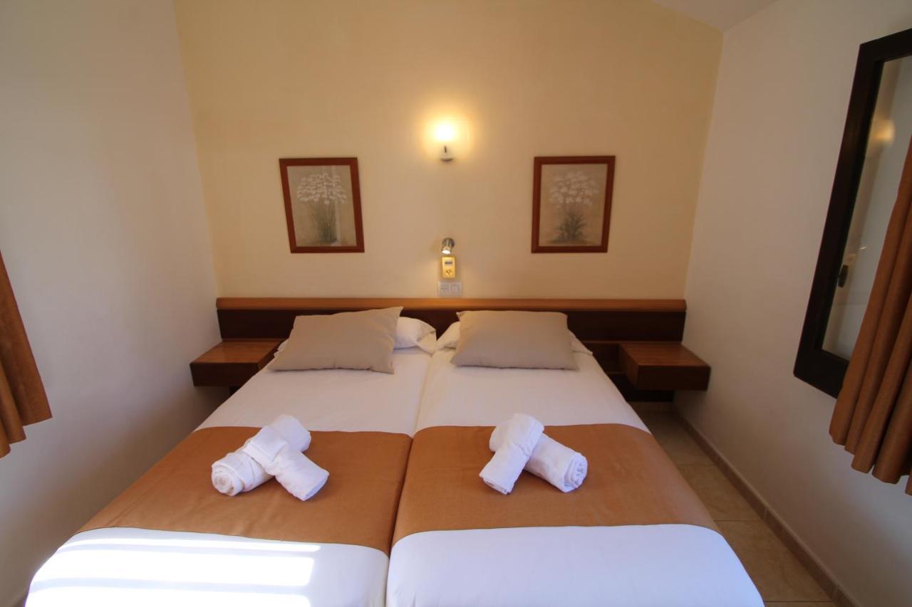 Apartaments Talayot カラ・エン・ブラネス エクステリア 写真
